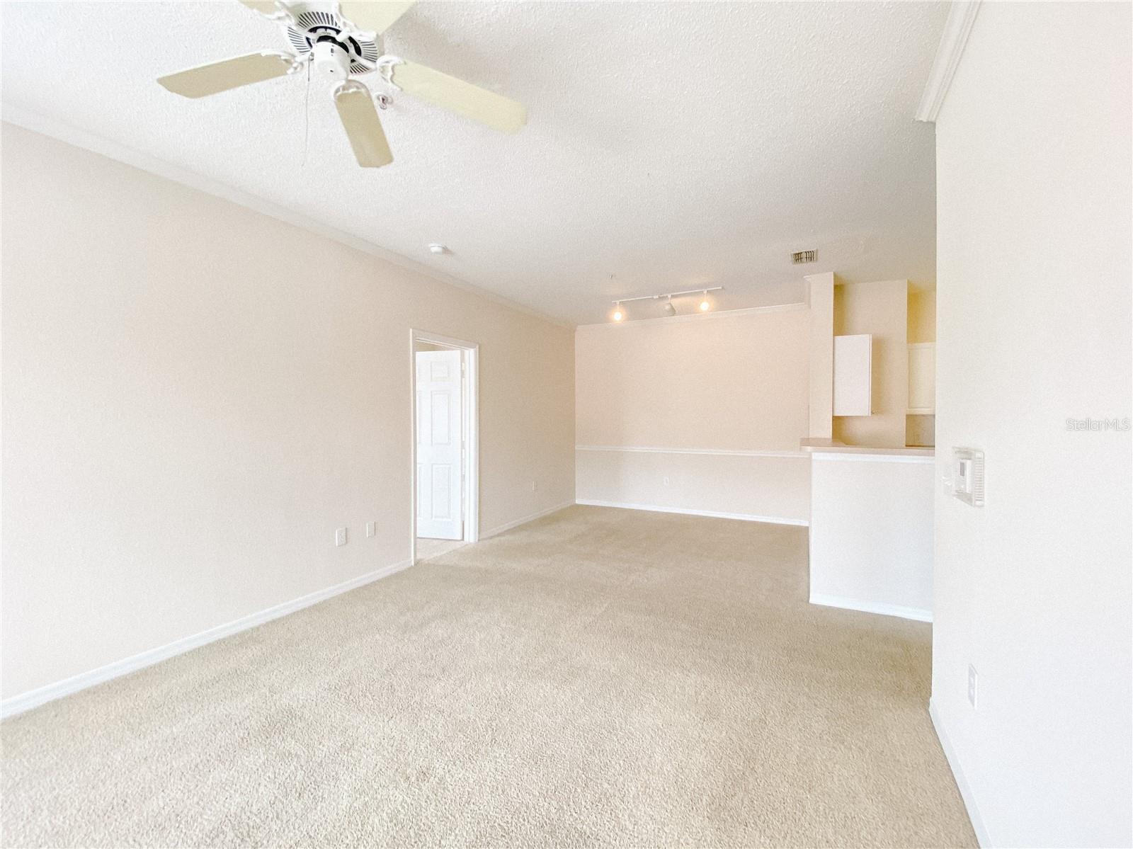Photo 3 of 18001 RICHMOND PLACE DR #222