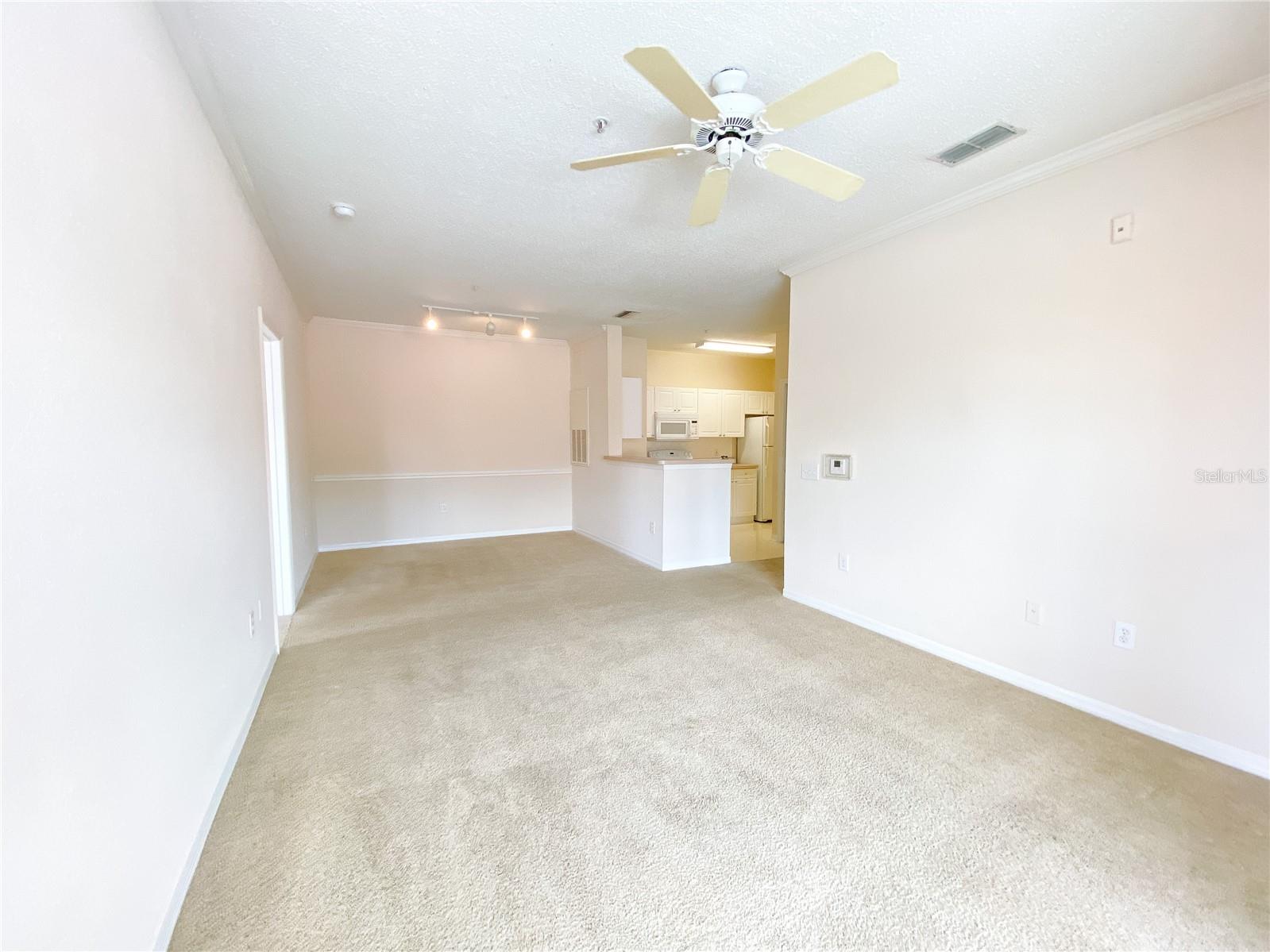 Photo 4 of 18001 RICHMOND PLACE DR #222