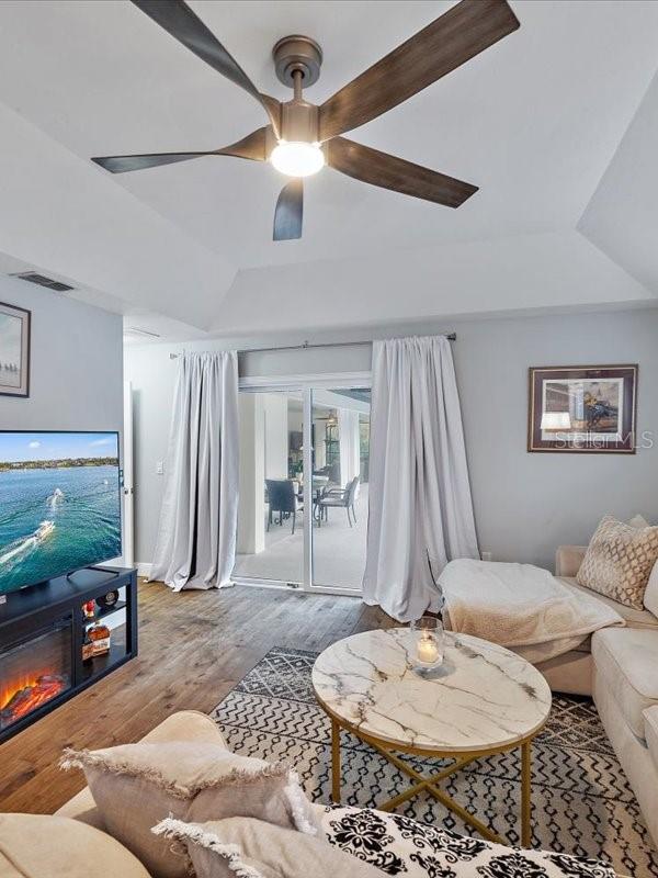 Photo 6 of 4588 BAYCEDAR LN