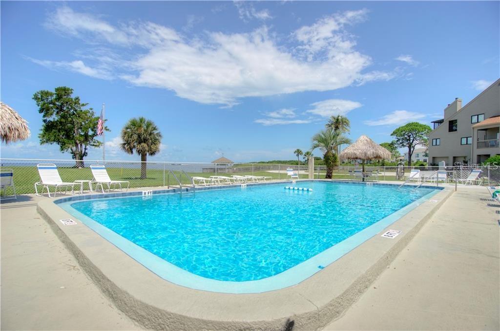 Photo 2 of 25 WINDRUSH BAY DR #25