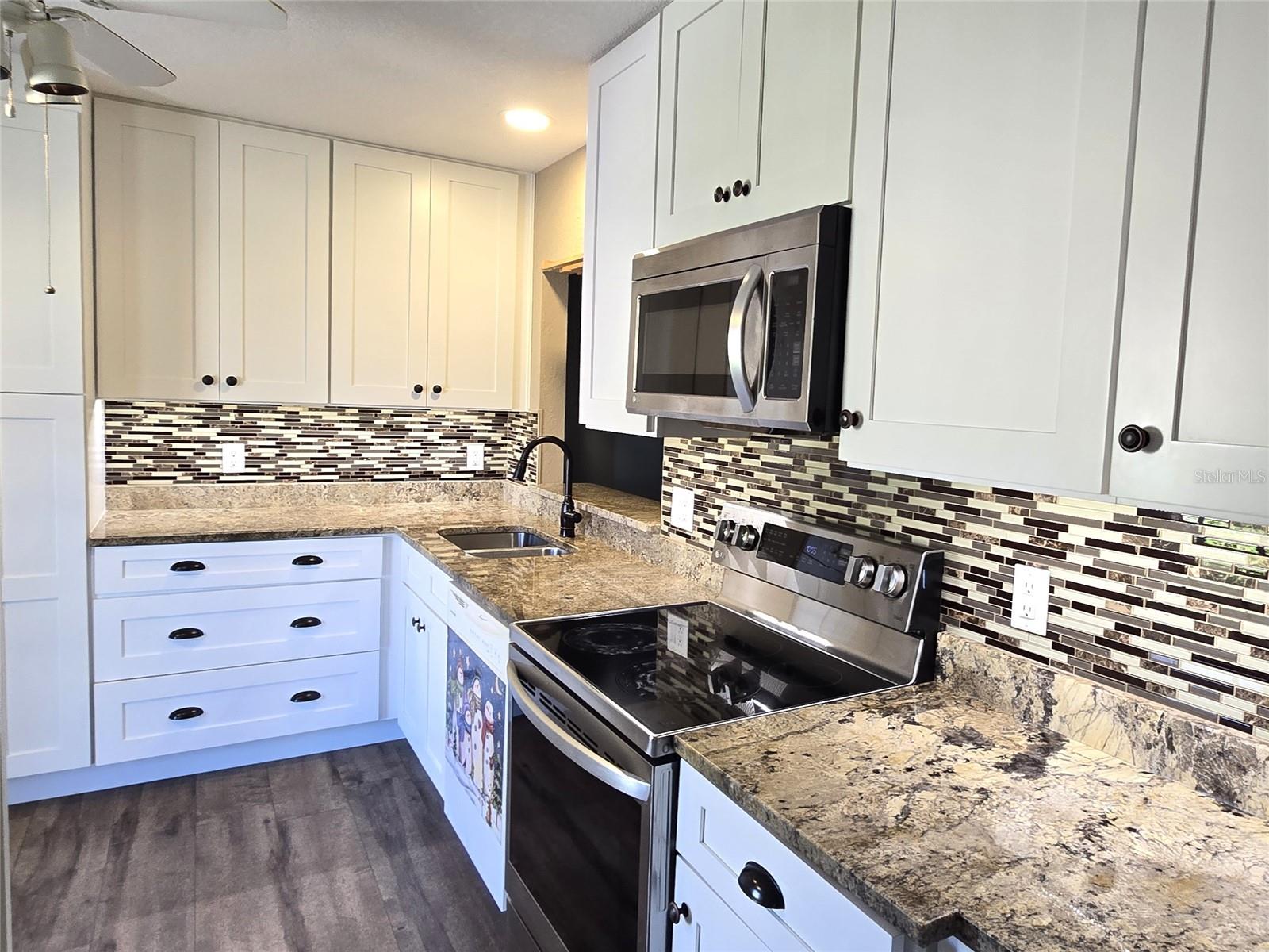 Photo 5 of 25 WINDRUSH BAY DR #25