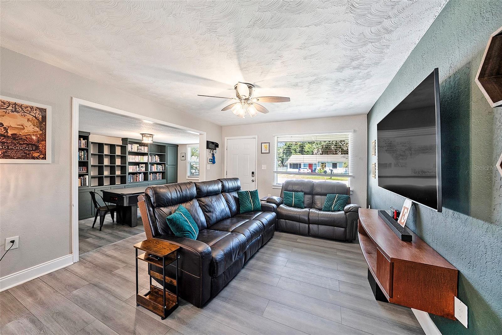 Photo 4 of 1209 E FLORA ST