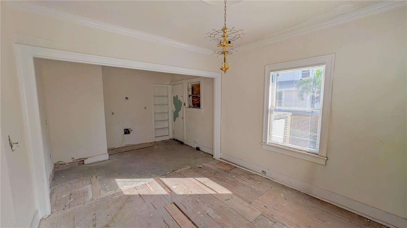 Photo 5 of 852 4TH AVE N