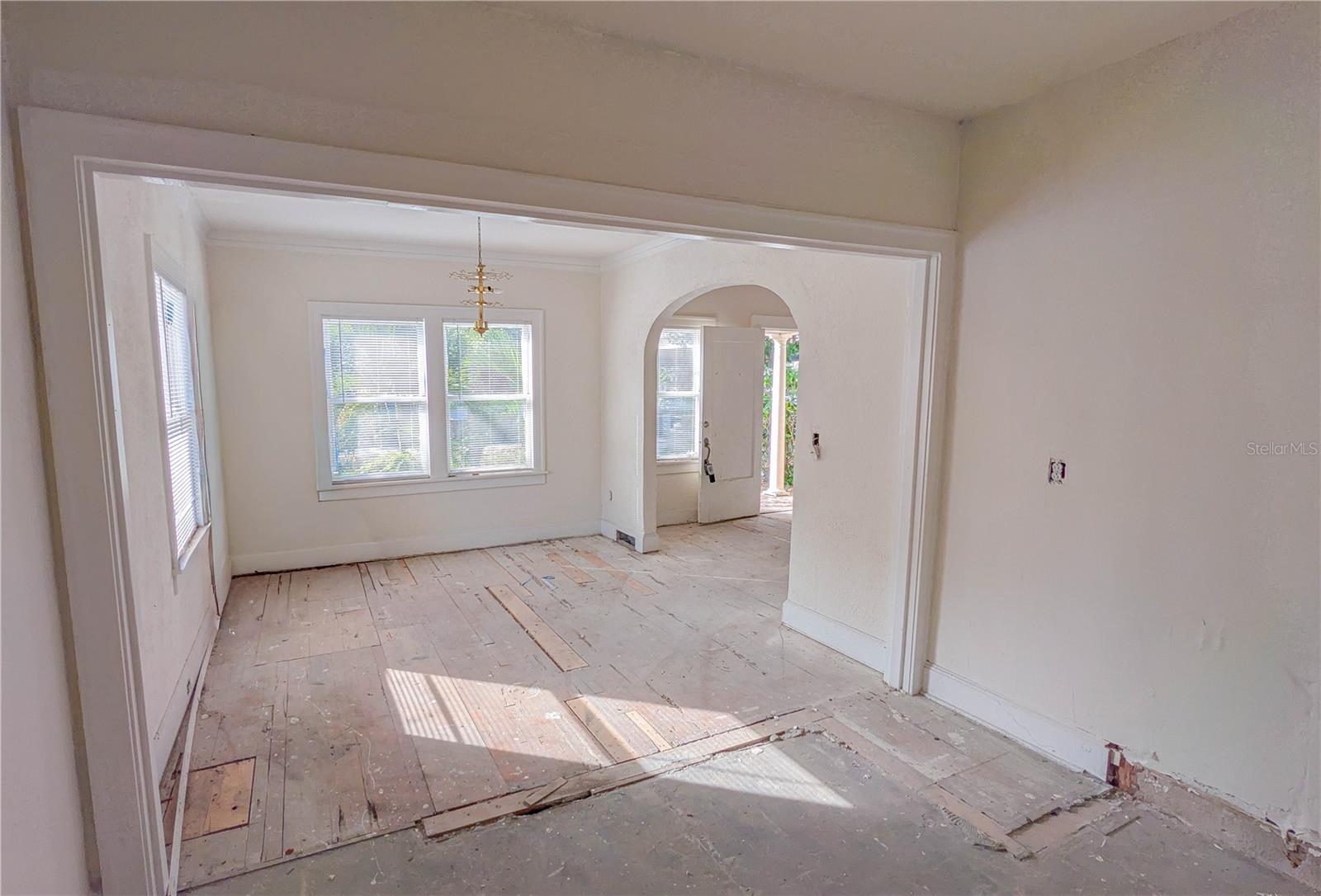 Photo 6 of 852 4TH AVE N