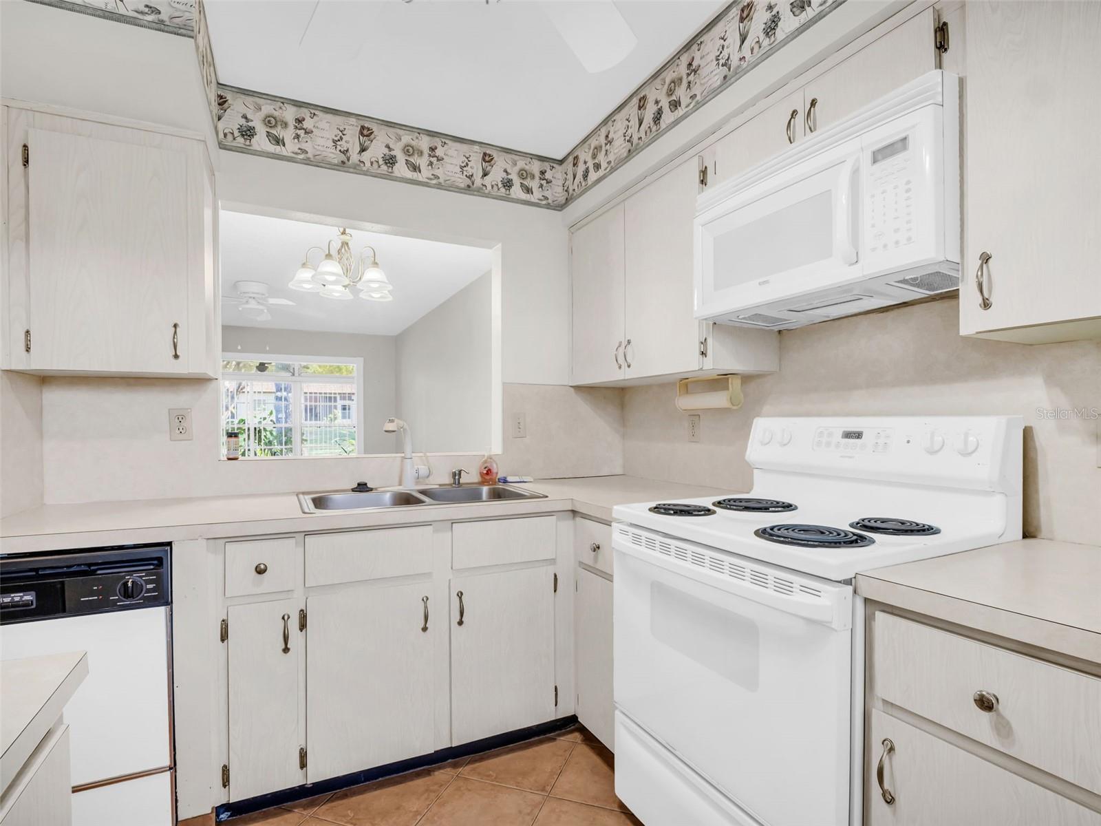 Photo 5 of 3109 MISSION GROVE DR #D