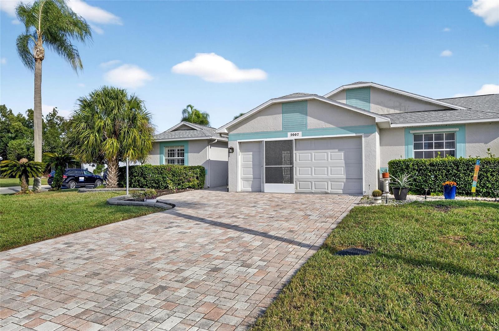 Photo 4 of 2007 W DEL WEBB BLVD