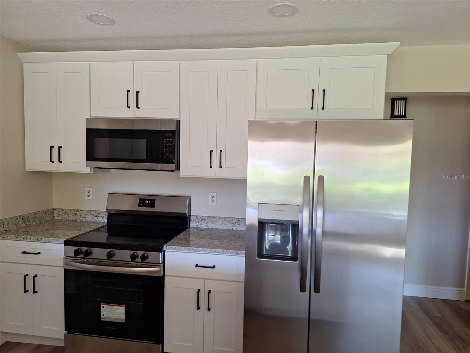 Photo 6 of 1350 GLENGARRY DR