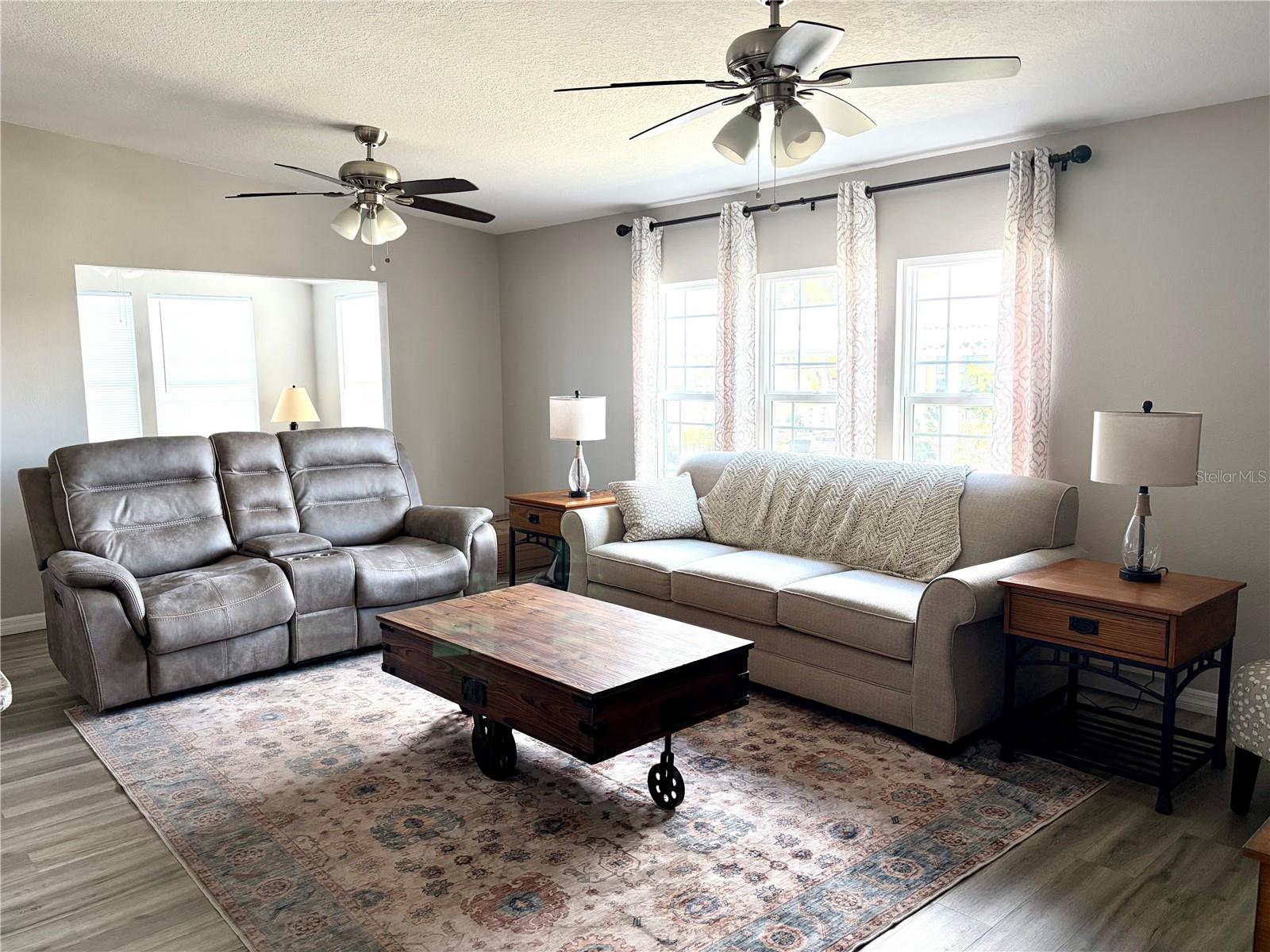 Photo 4 of 175 N SAINT THOMAS CIR