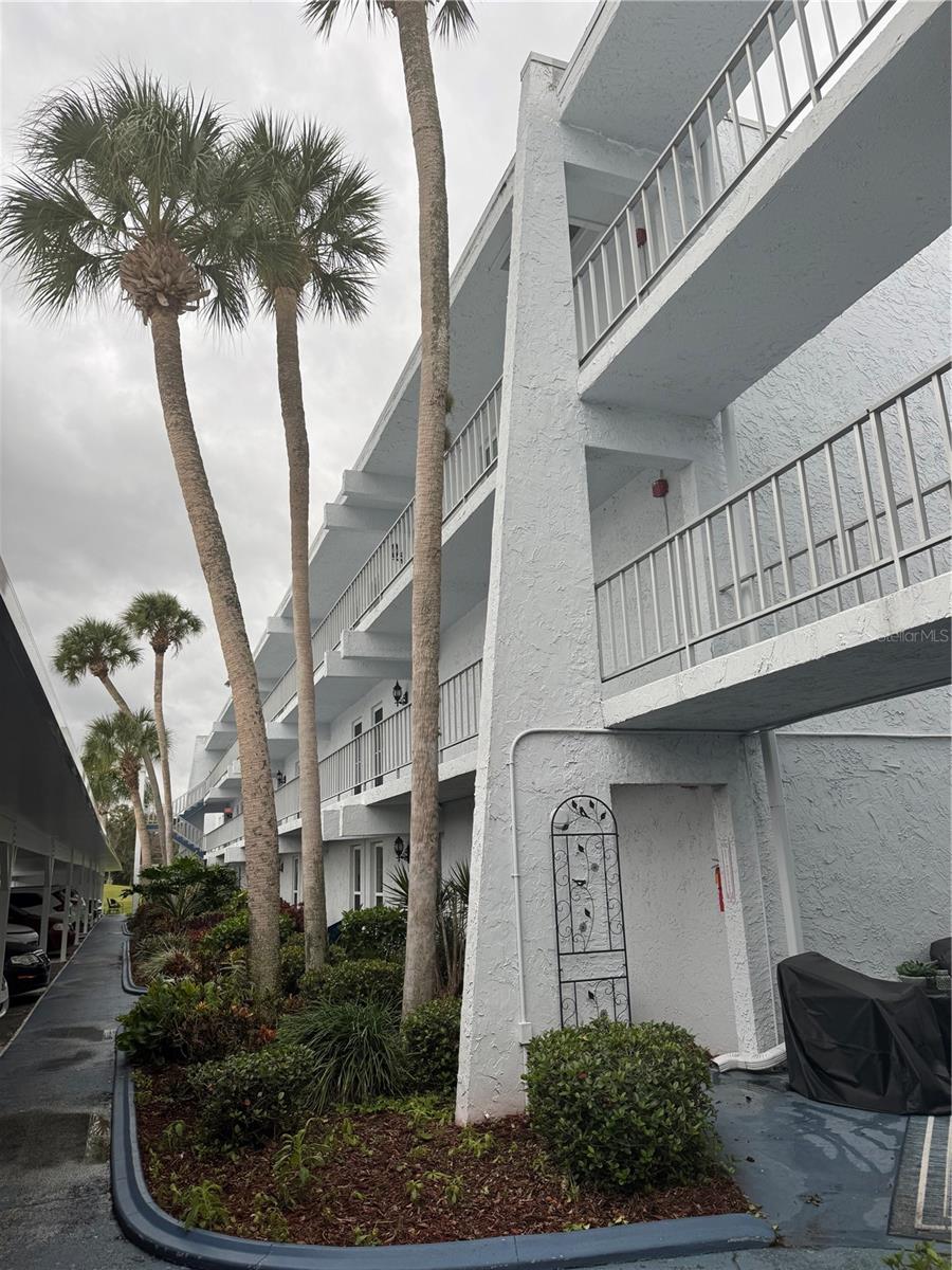 Photo 6 of 225 COUNTRY CLUB DR #C326