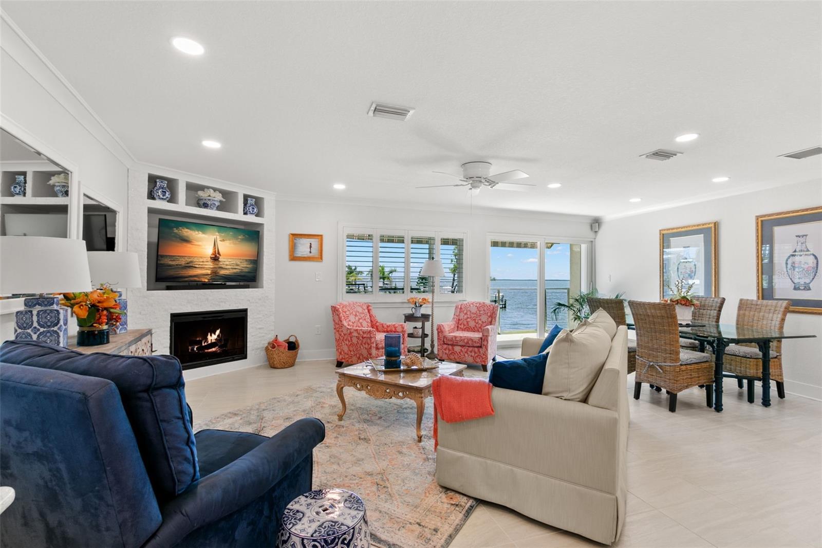 Photo 4 of 433 S PAULA DR #31