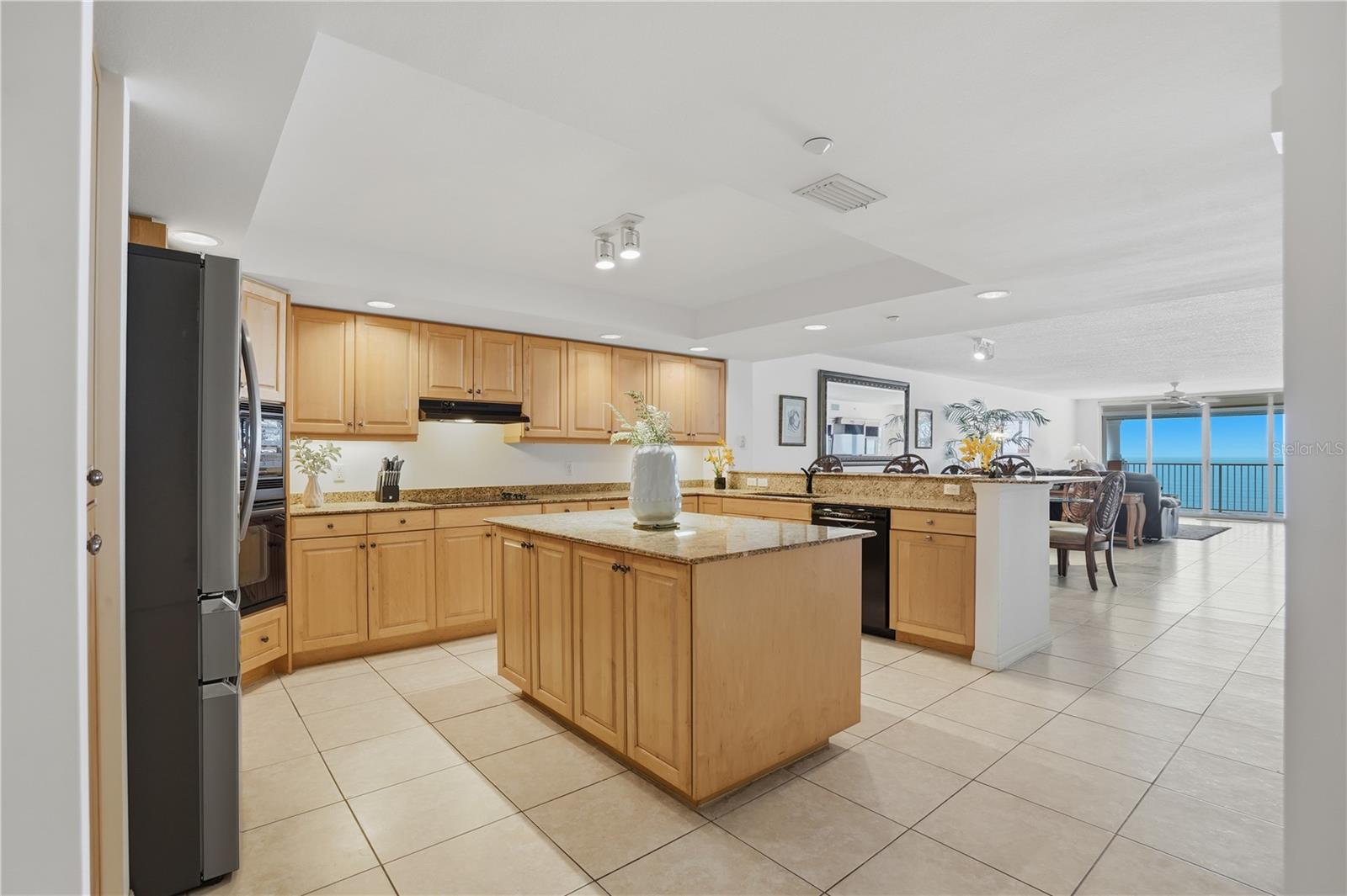 Photo 5 of 16326 GULF BLVD #307