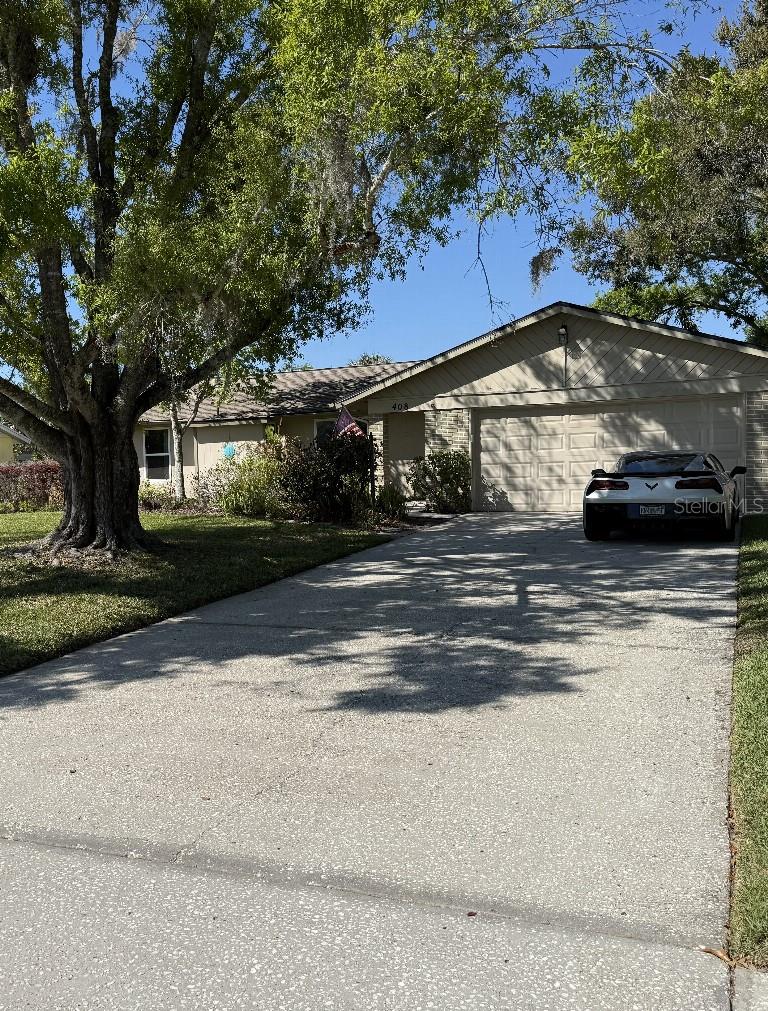 Photo 2 of 408 LAKEVIEW DR