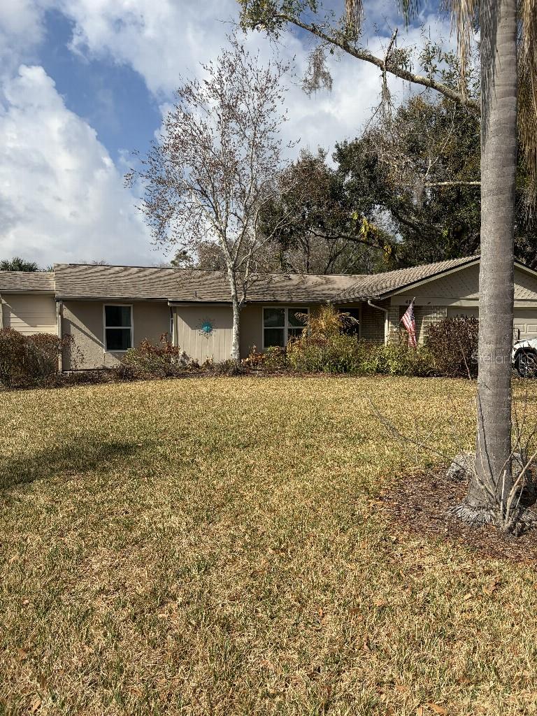 Photo 3 of 408 LAKEVIEW DR