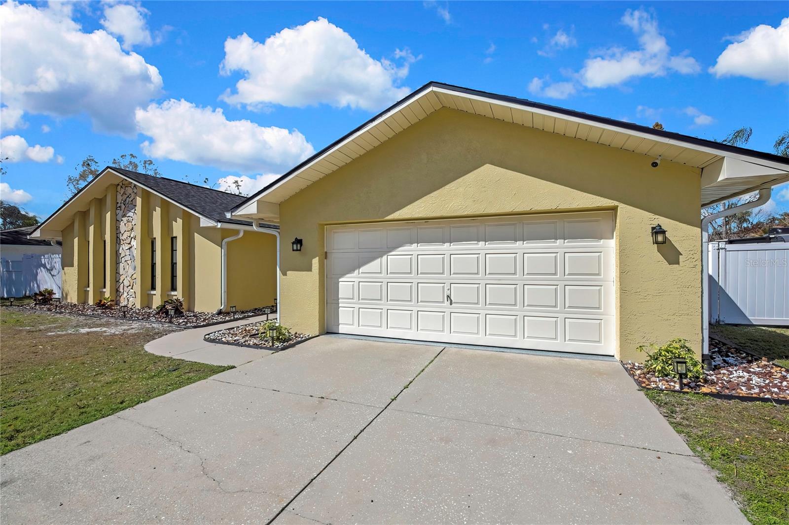 Photo 2 of 3743 MERIDEAN PL
