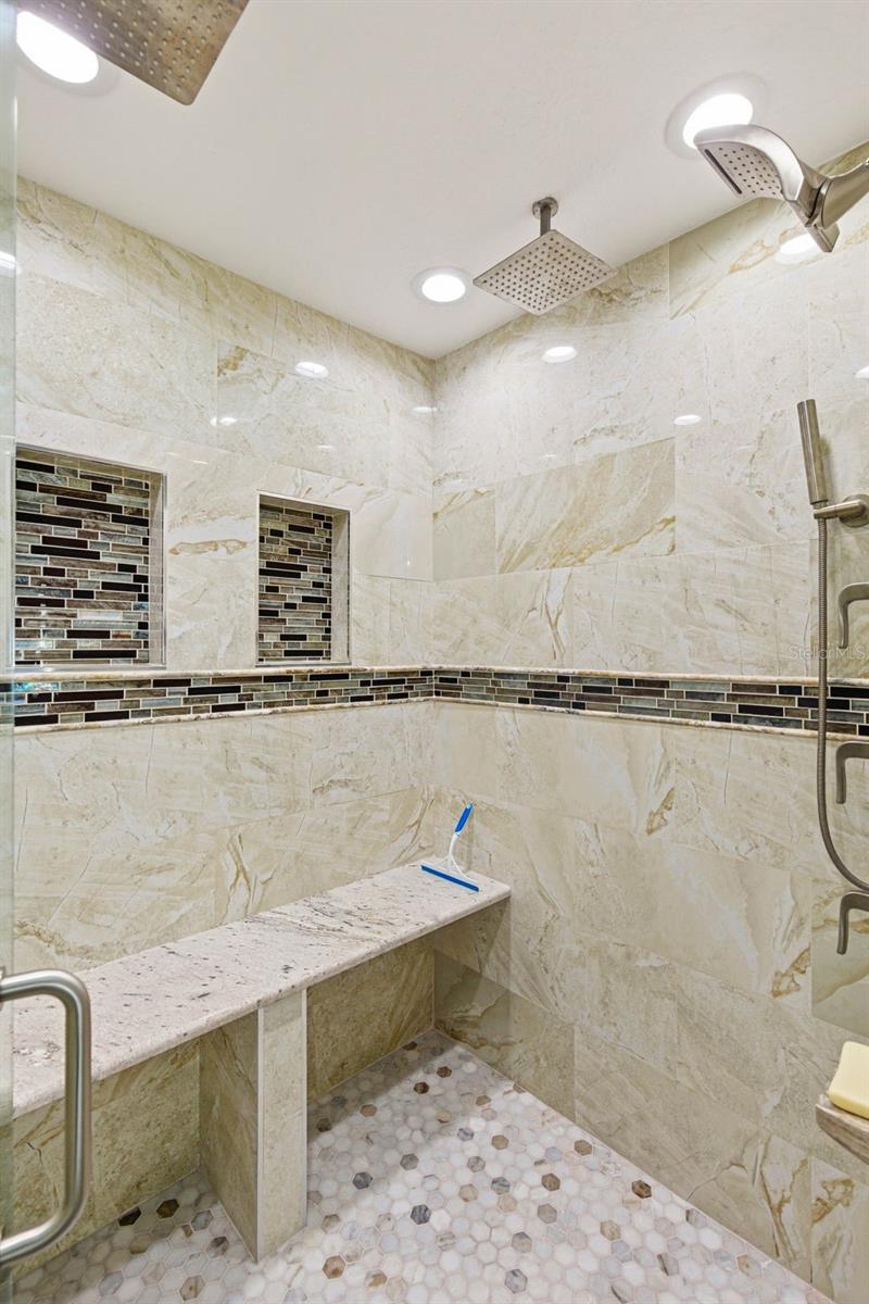 Photo 4 of 6415 WINDWOOD CT