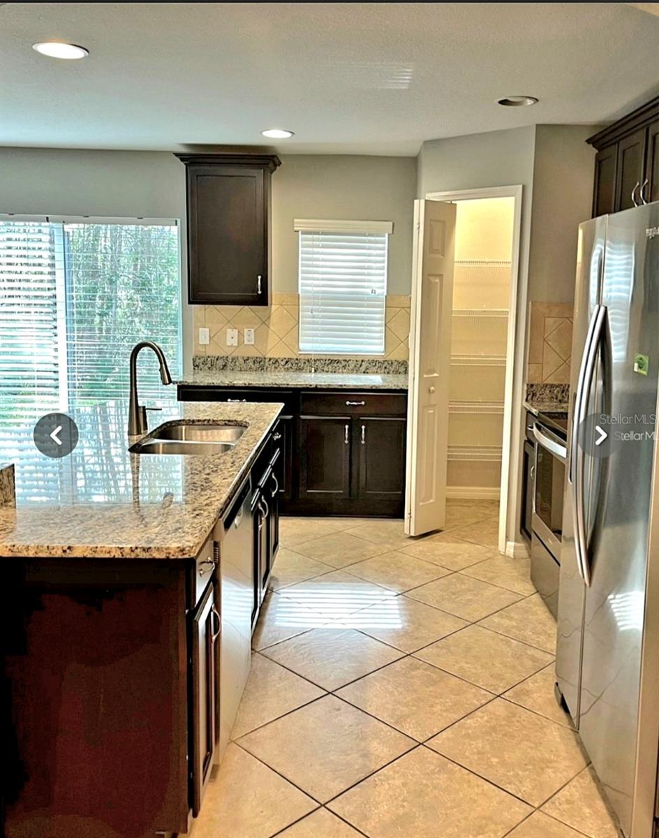 Photo 4 of 2756 BIRCHCREEK DR