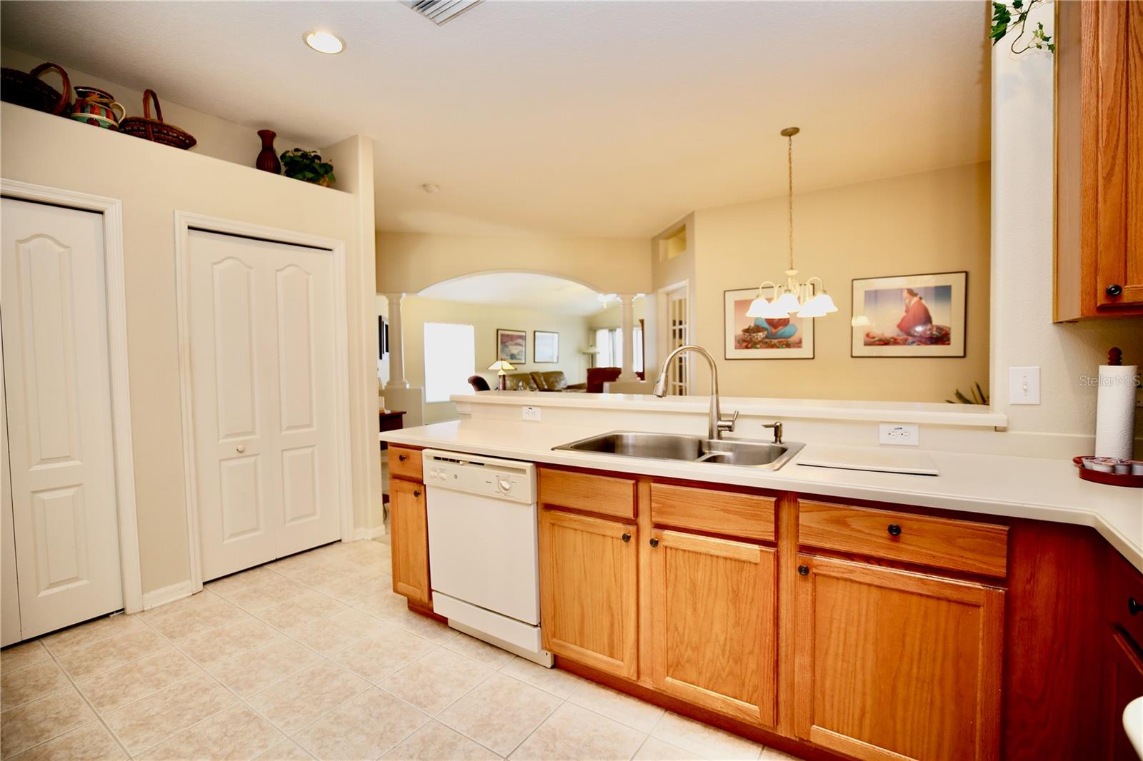 Photo 6 of 2753 TANGLEWYLDE DR