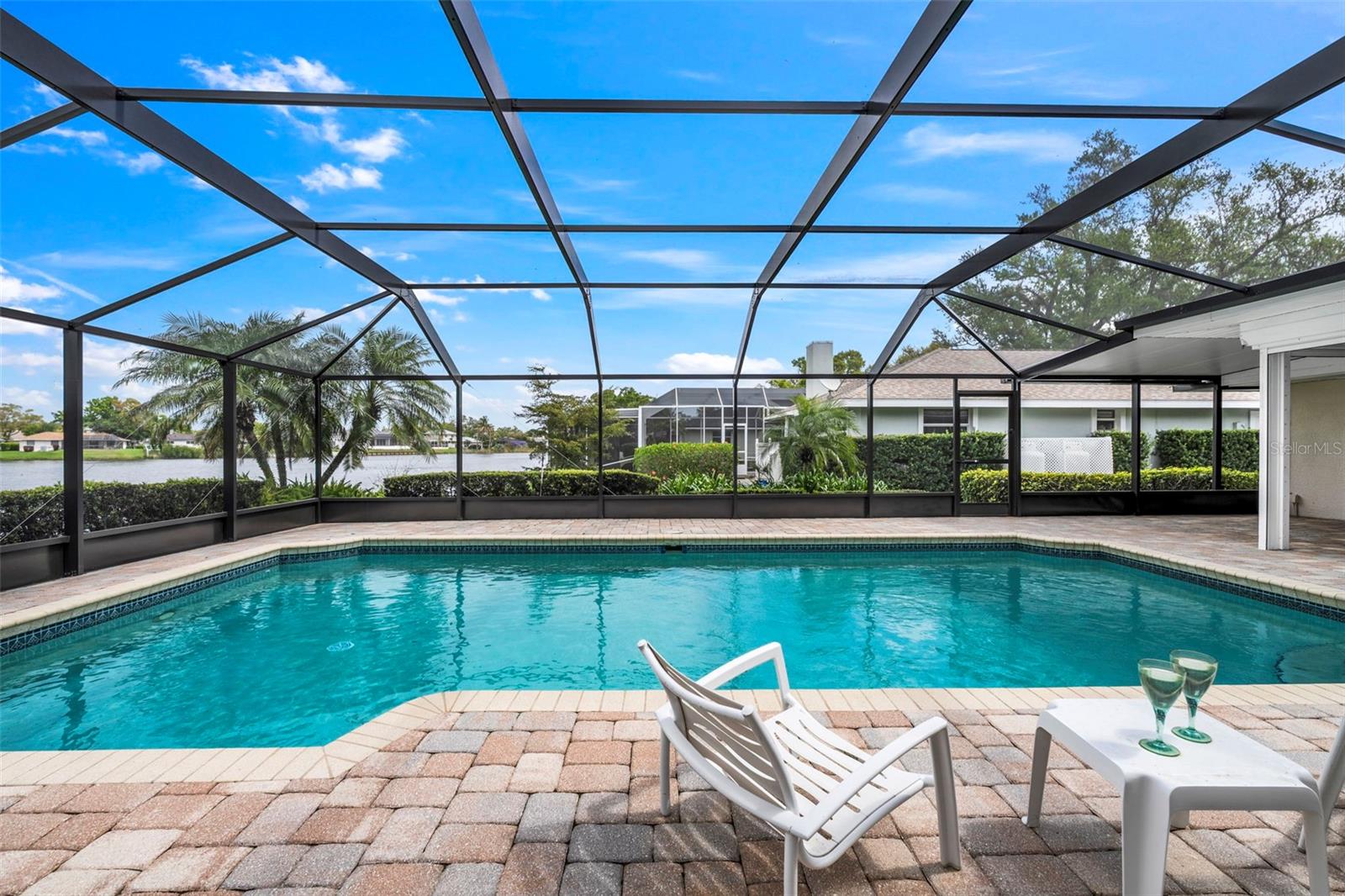 Photo of 511 RIVIERA BAY DR NE