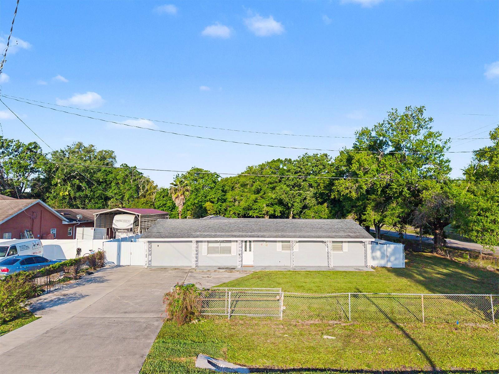 Photo 5 of 7012 CENTER CREEK DR