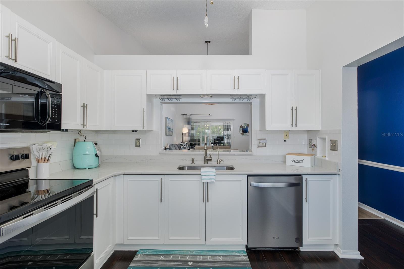 Photo 5 of 2155 ELM ST #707