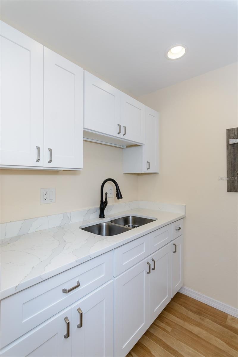 Photo 7 of 2444 ENTERPRISE RD #8