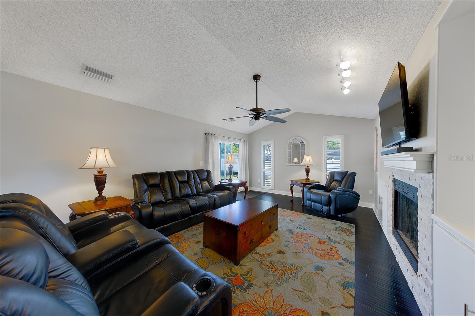Photo 4 of 1603 W ORANGECREST AVE