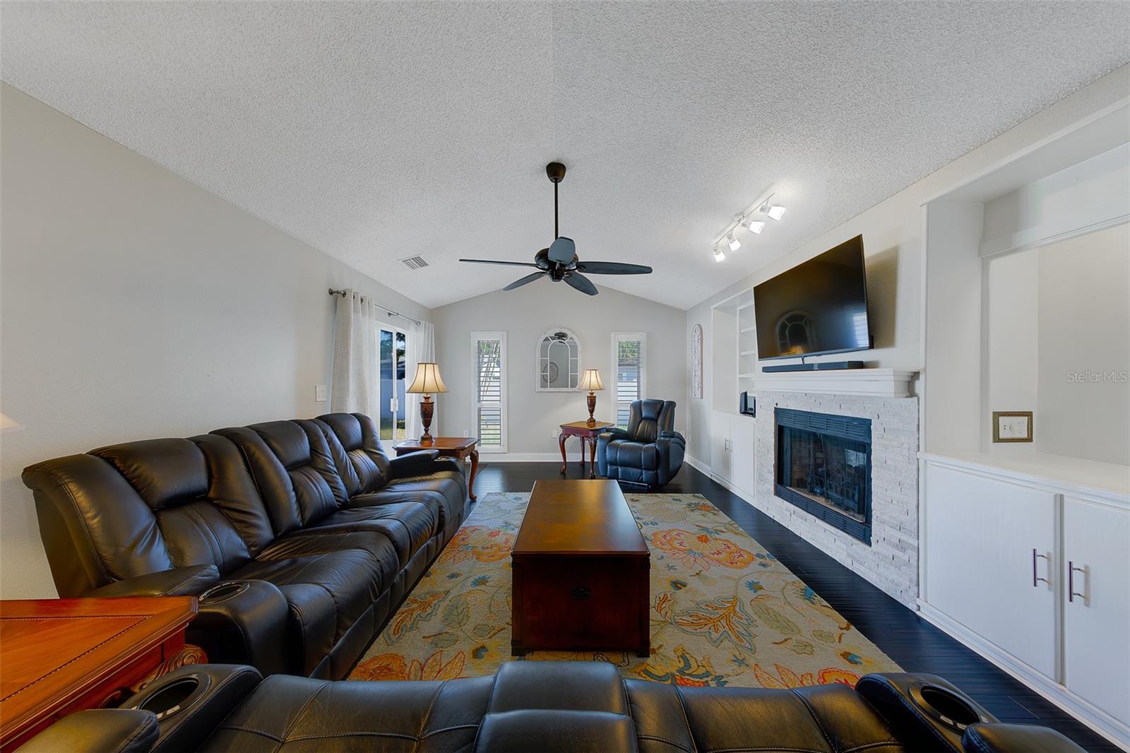 Photo 5 of 1603 W ORANGECREST AVE