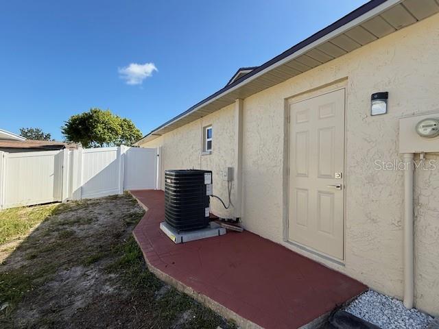 Photo 4 of 8819 WOODMONT LN