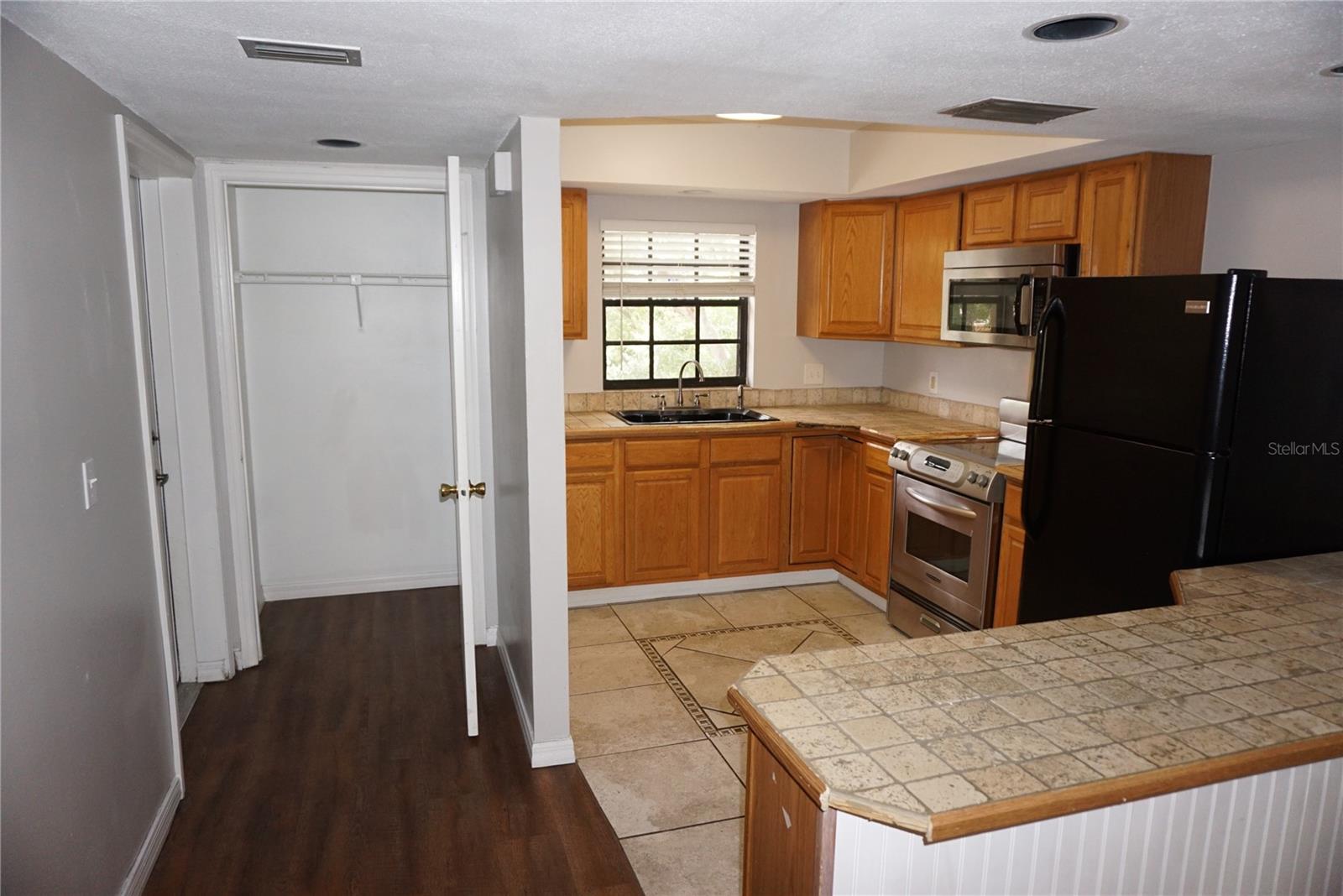 Photo 4 of 12900 VONN RD #B201