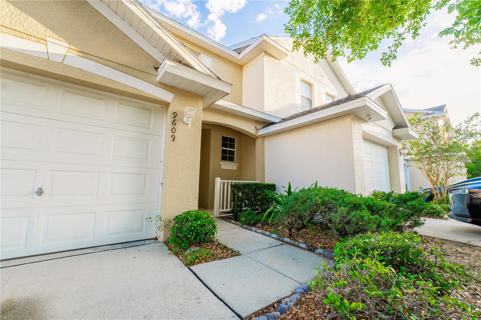 Photo 3 of 9609 CARLSDALE DR