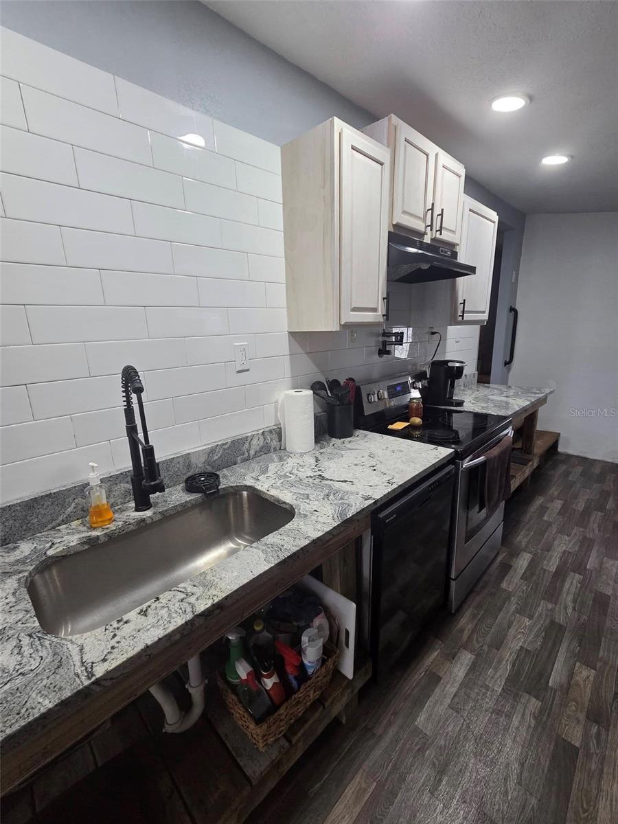 Photo 6 of 6726 ALBATROSS LN
