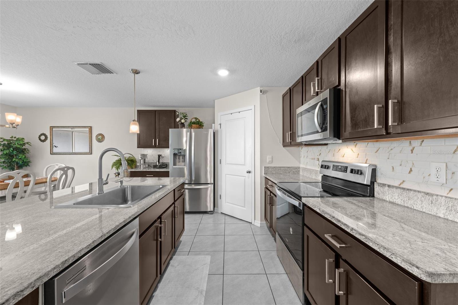Photo 7 of 16742 SUNBURST LAKE ST