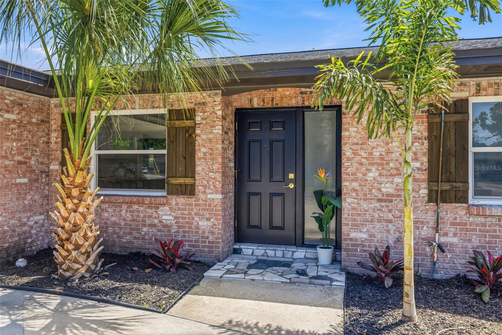 Photo 3 of 4433 POMPANO DR