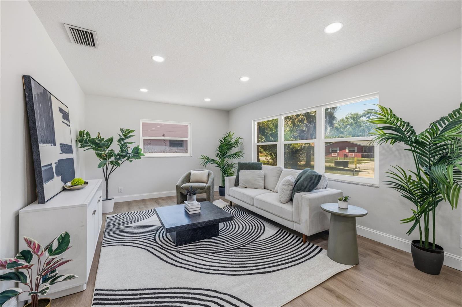 Photo 7 of 4433 POMPANO DR