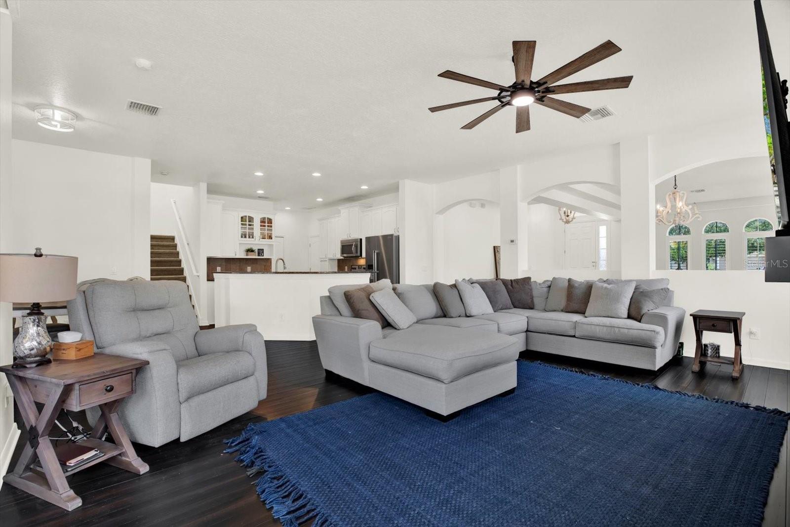 Photo 3 of 4023 HUNTINGDALE CT