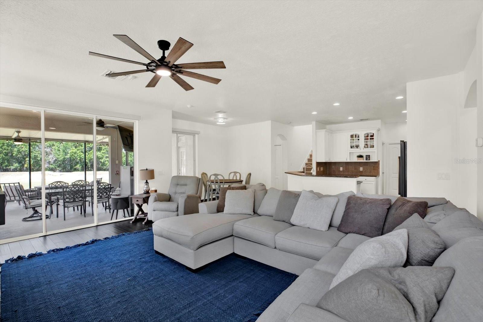 Photo 4 of 4023 HUNTINGDALE CT