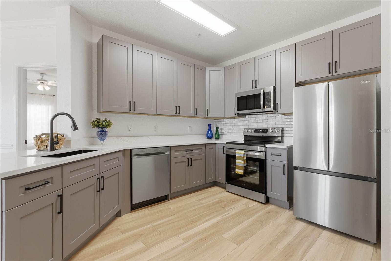 Photo 5 of 4323 BAYSIDE VILLAGE DR #312