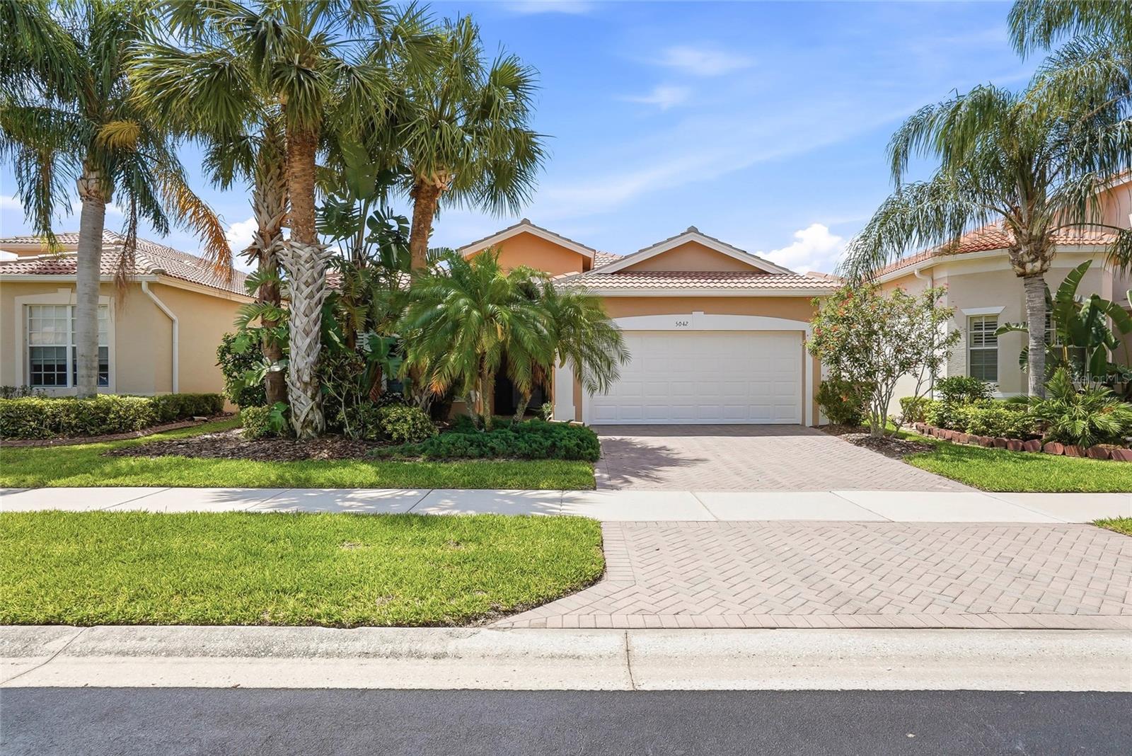 Photo 4 of 5042 SANDY BROOK CIR