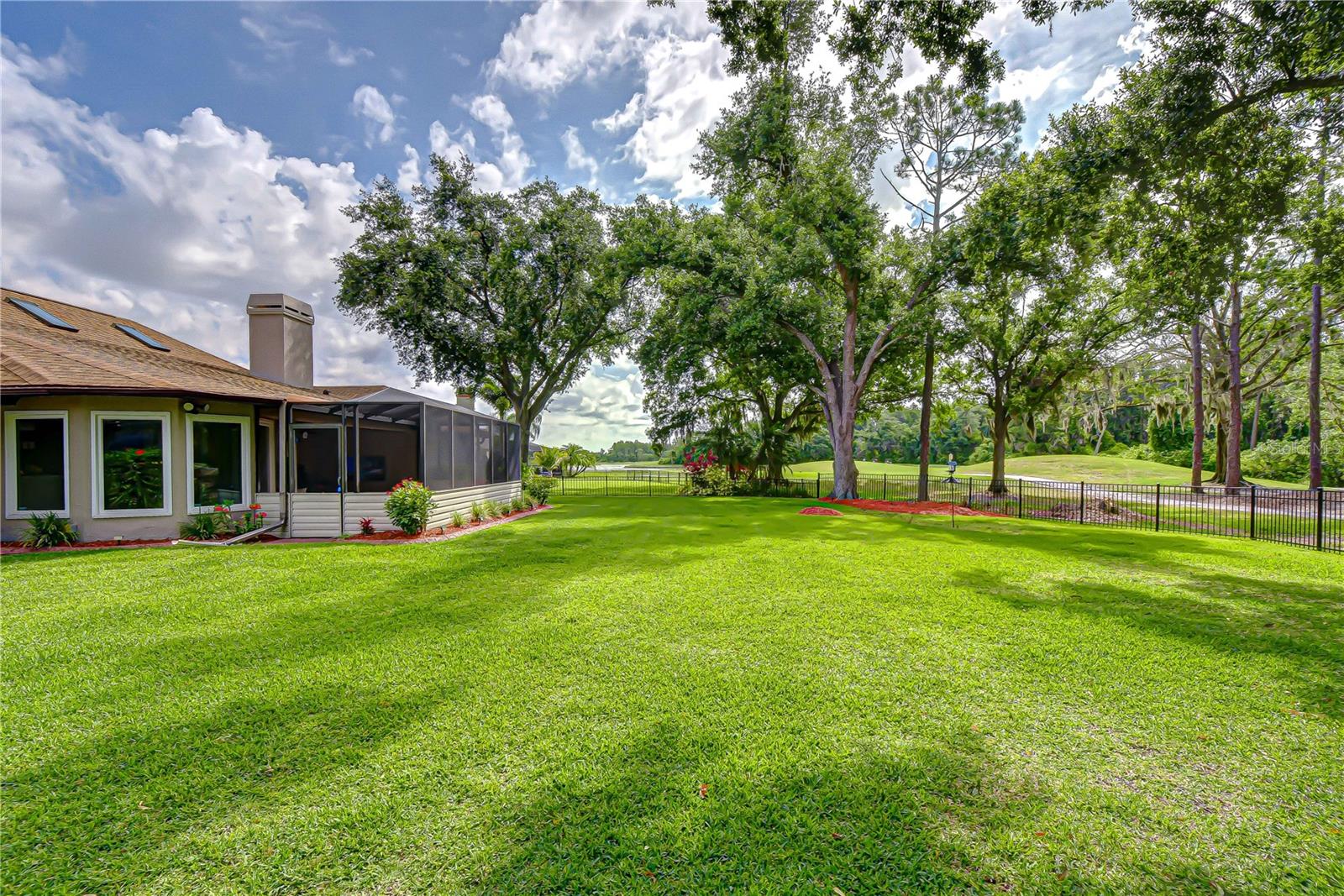 Photo 5 of 1015 VENTANA DR
