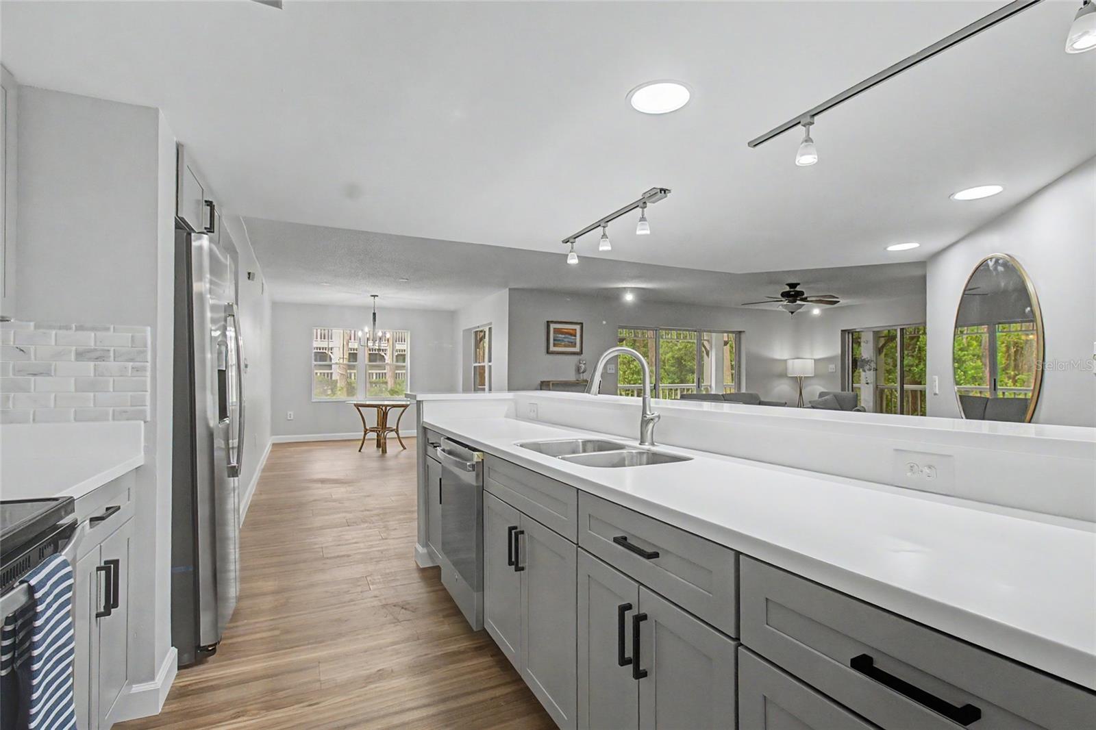 Photo 6 of 2533 DOLLY BAY DR #107
