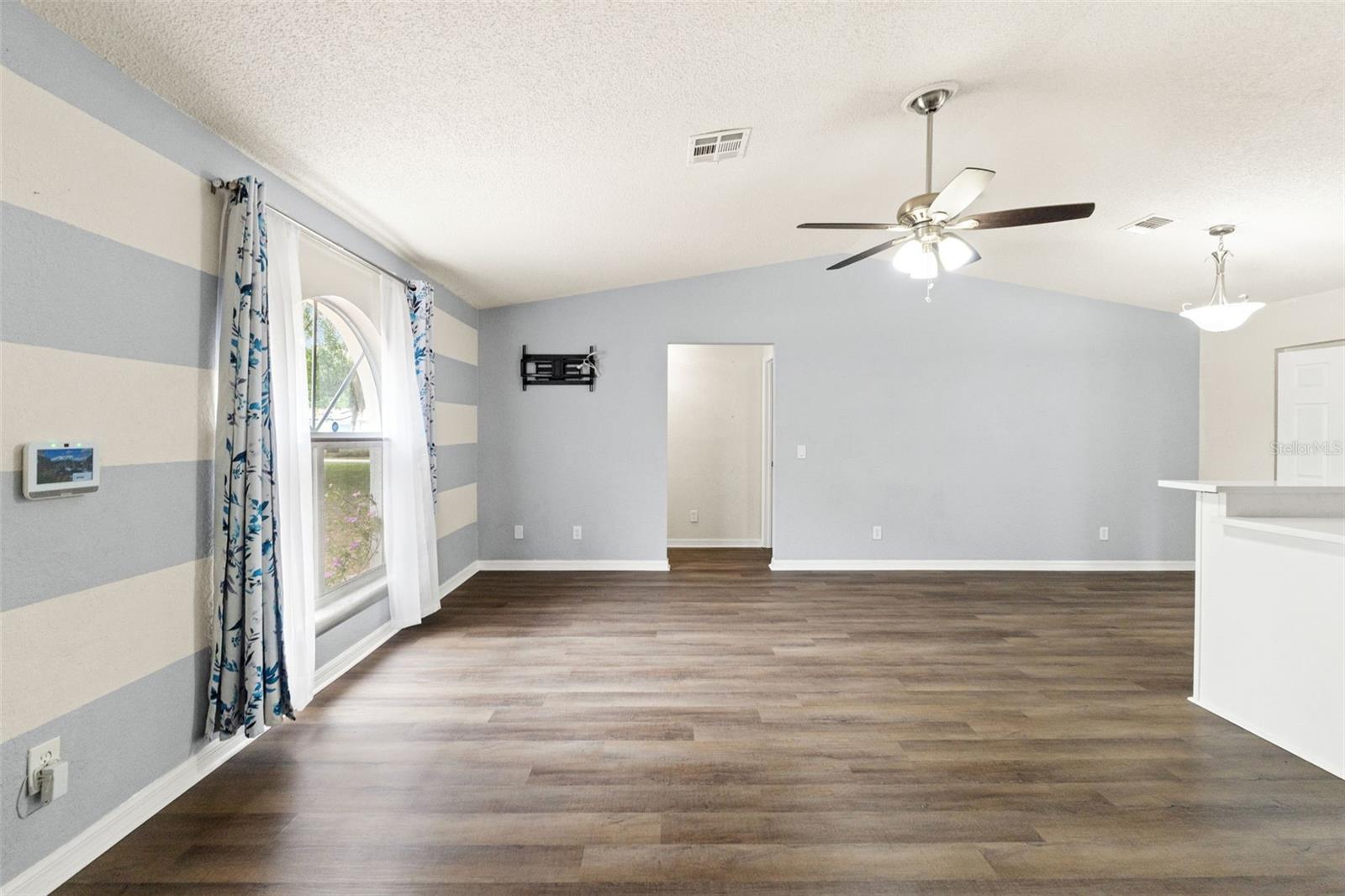 Photo 5 of 5525 PIEDMONT DR