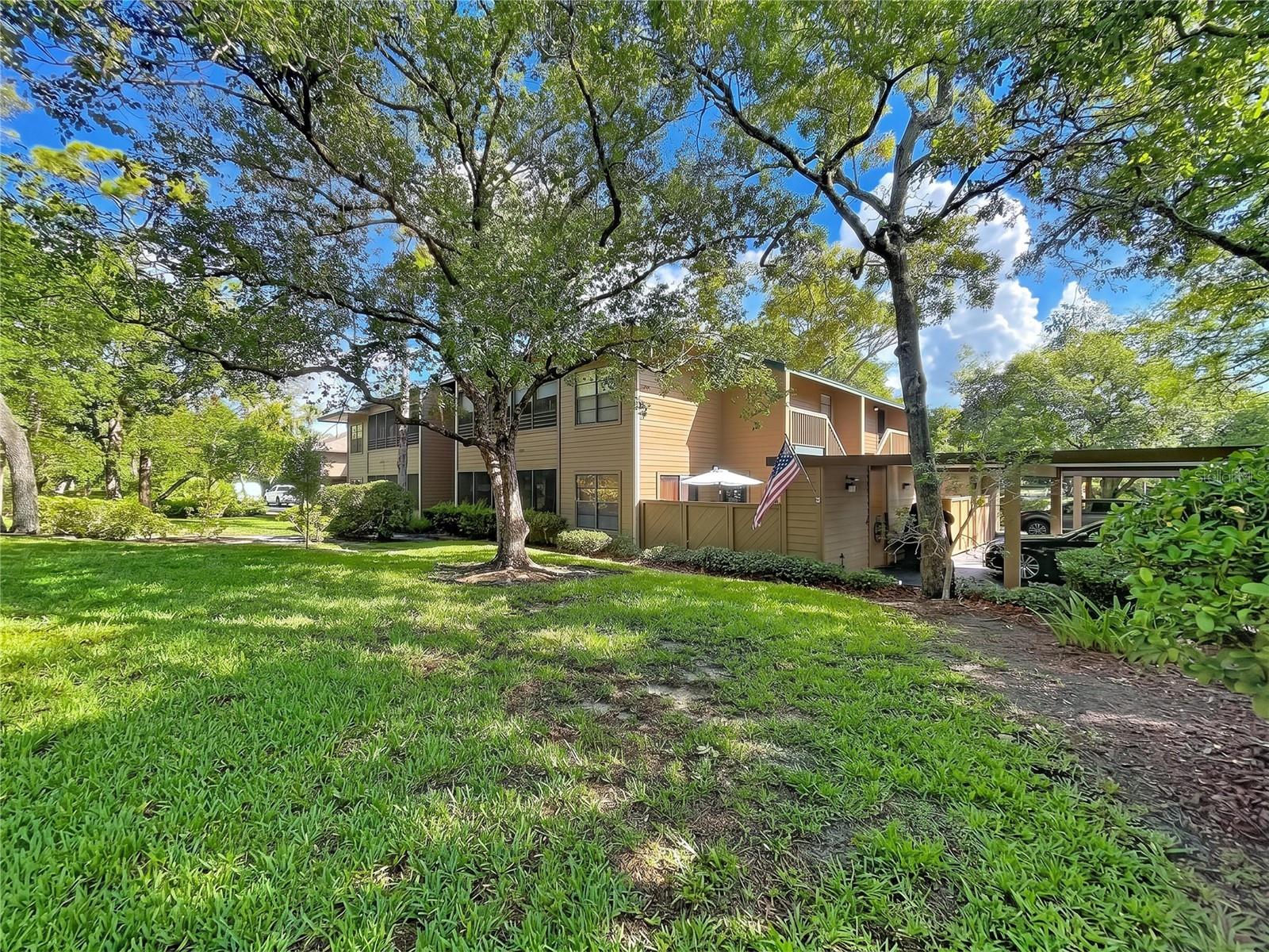 Photo 5 of 1006 LENNOX RD W #1006
