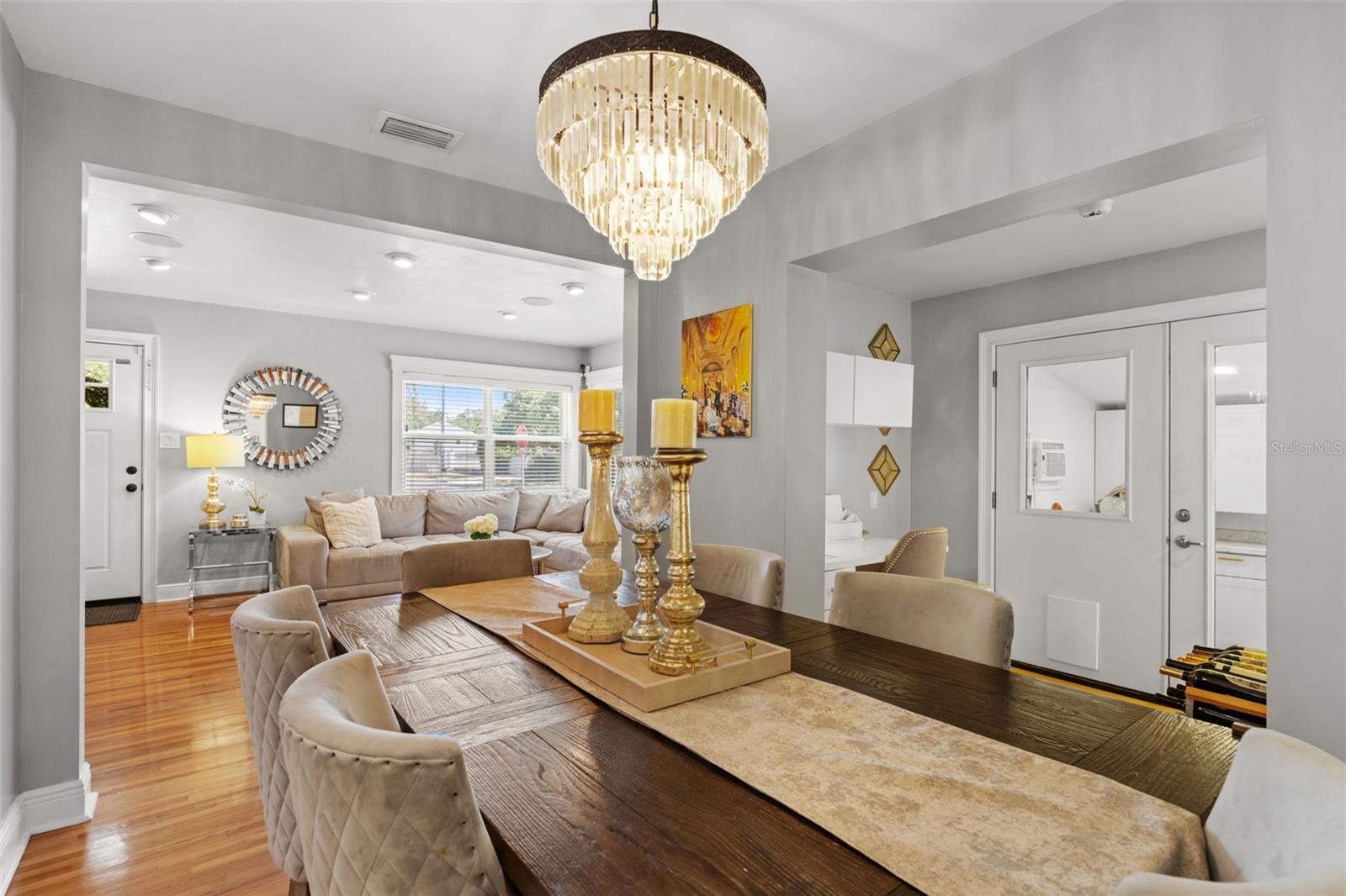 Photo 4 of 4202 W PALMIRA AVE