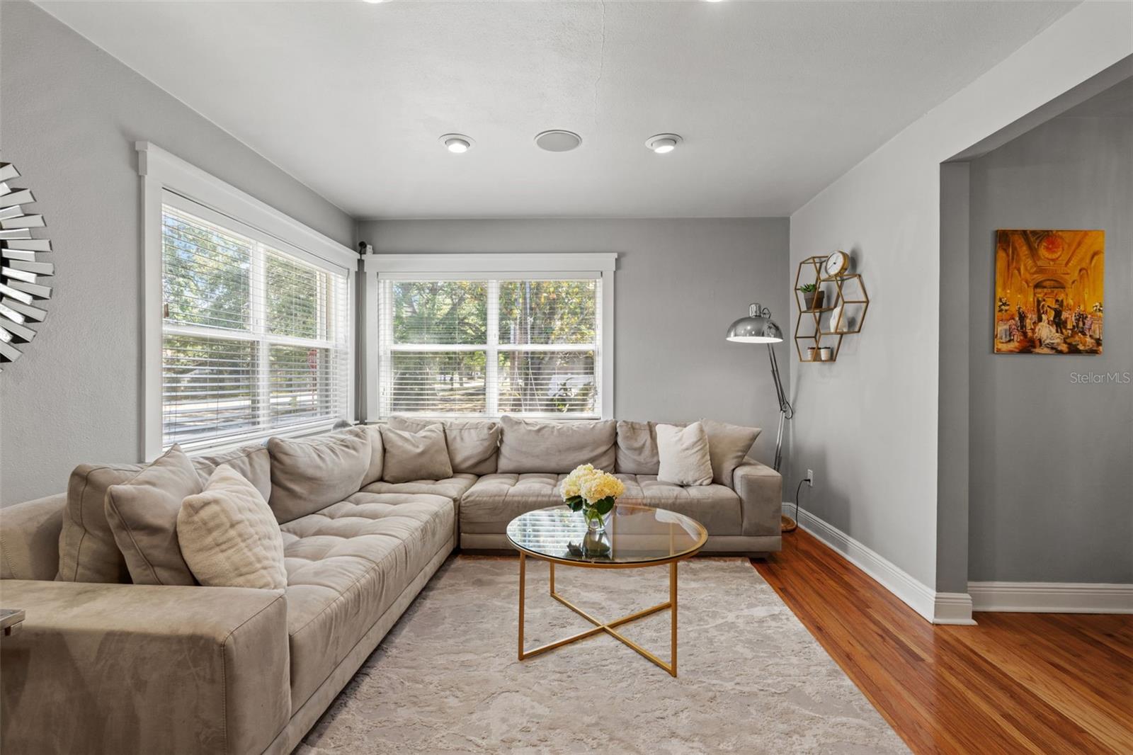 Photo 5 of 4202 W PALMIRA AVE