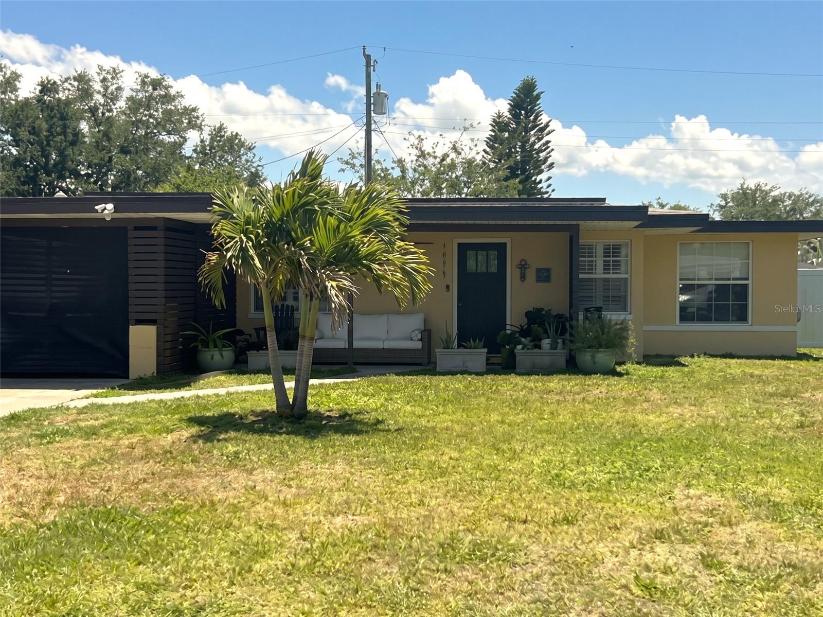 Photo of 2475 TRADE WINDS DR