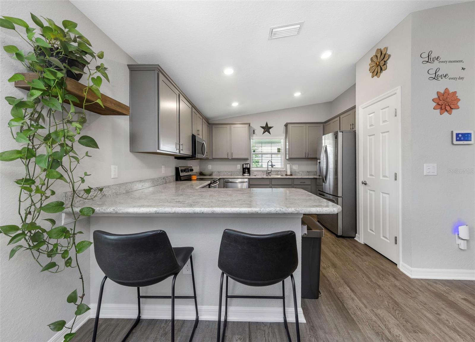 Photo 3 of 3127 58TH WAY E