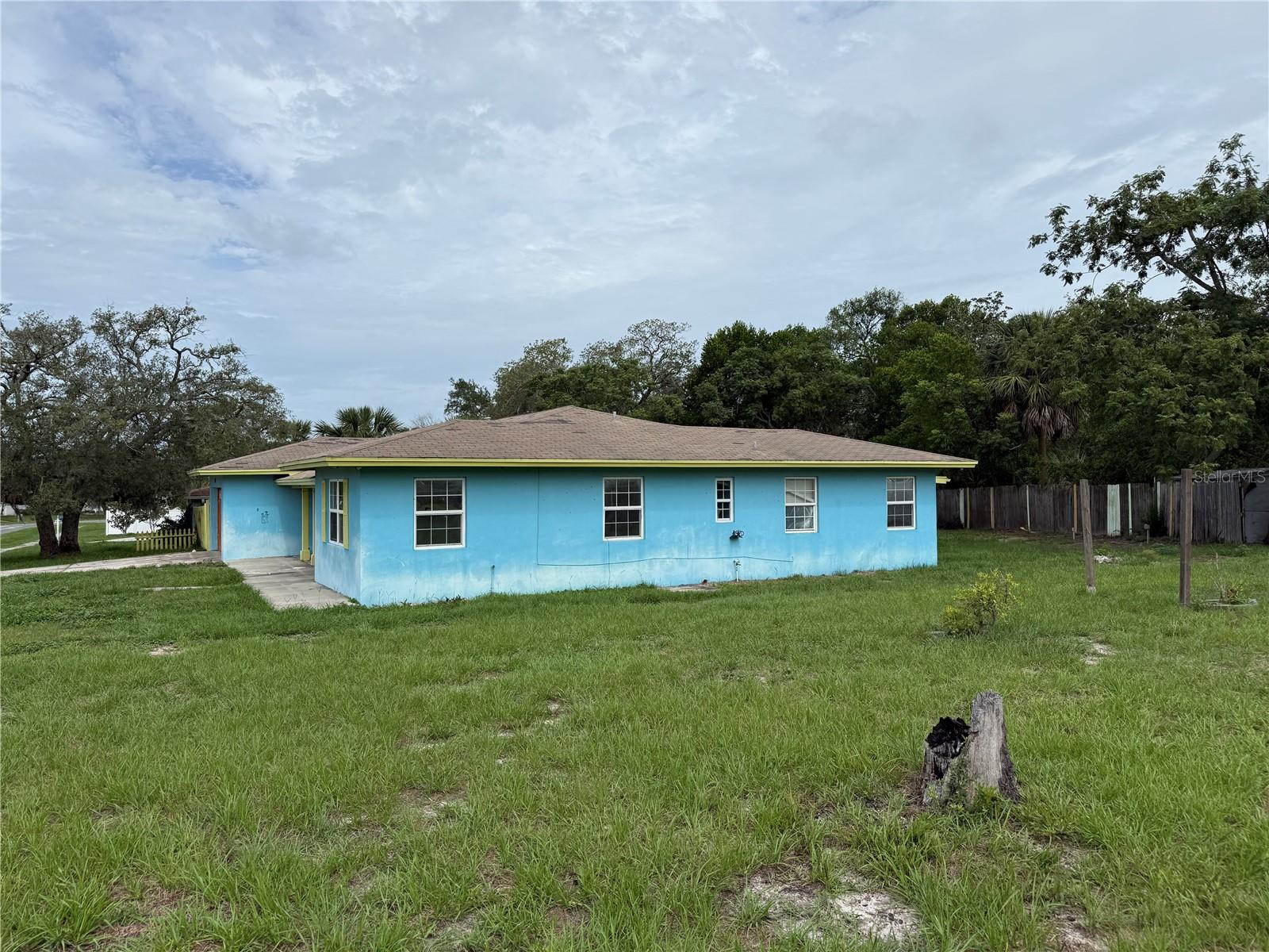 Photo 3 of 6093 ASHLAND DR