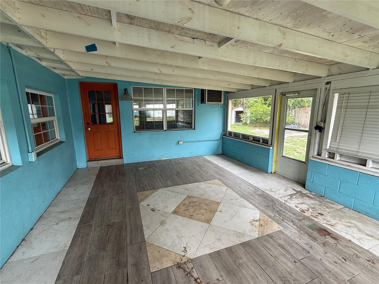 Photo 5 of 6093 ASHLAND DR