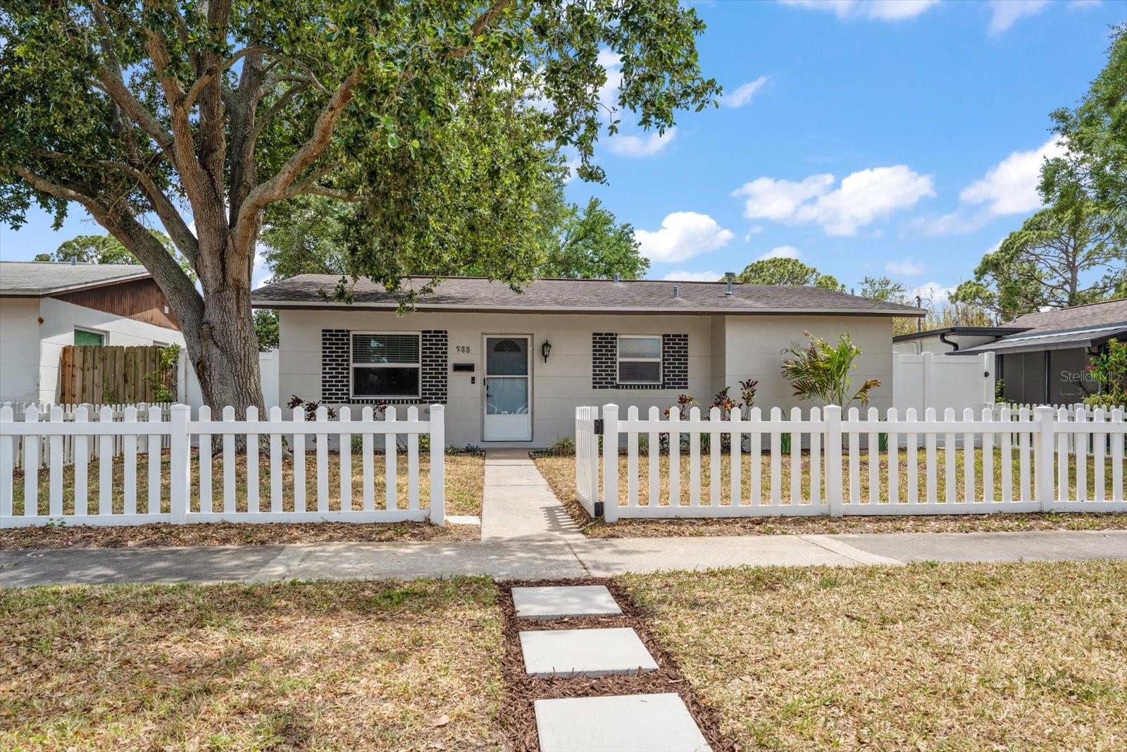 Photo of 766 90TH AVE N