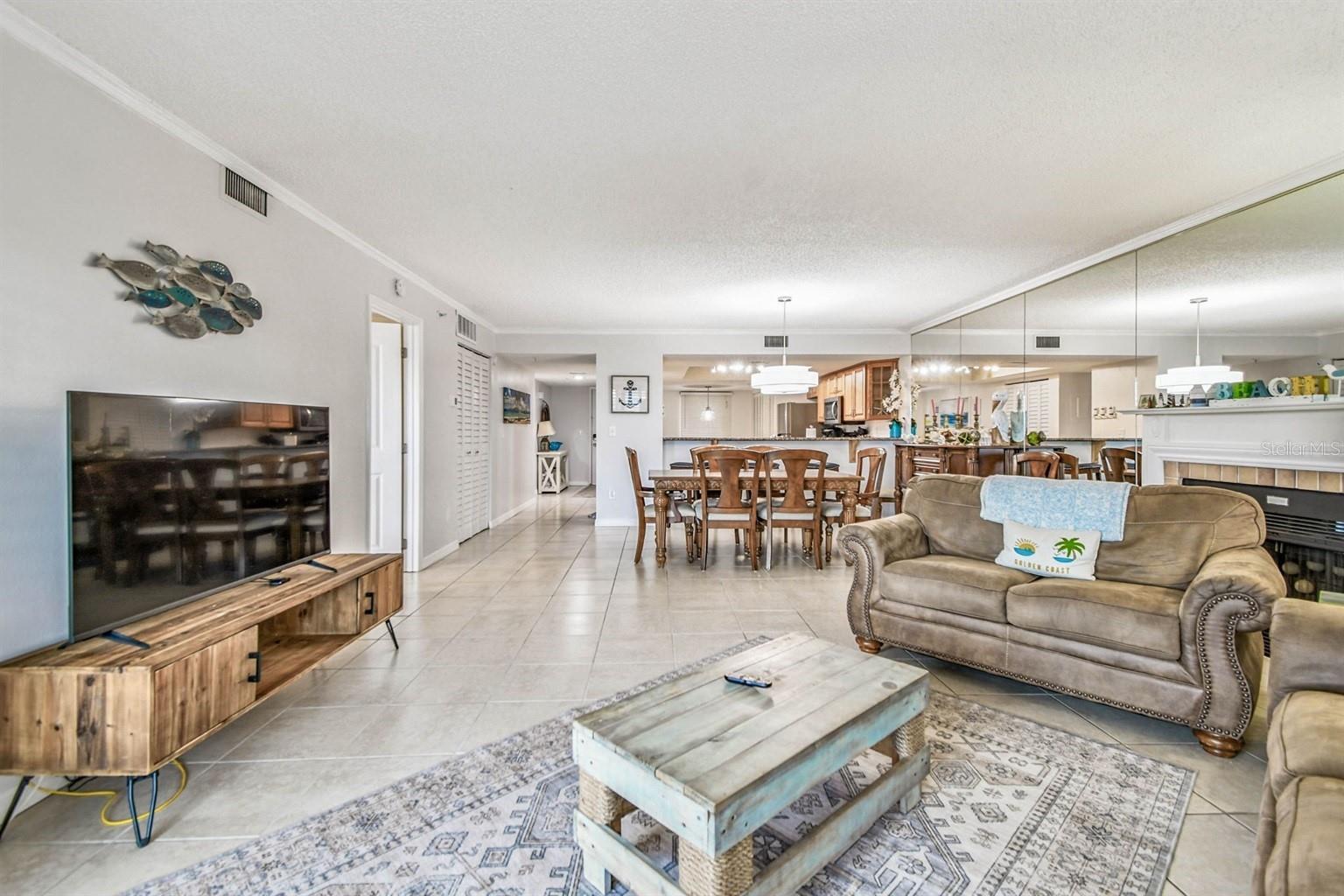 Photo 5 of 18400 GULF BLVD #1301